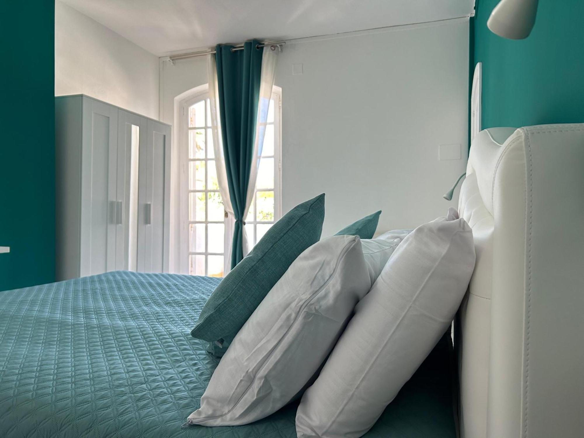 Bed And Breakfast Villa Teis Quartu SantʼElena Exteriör bild